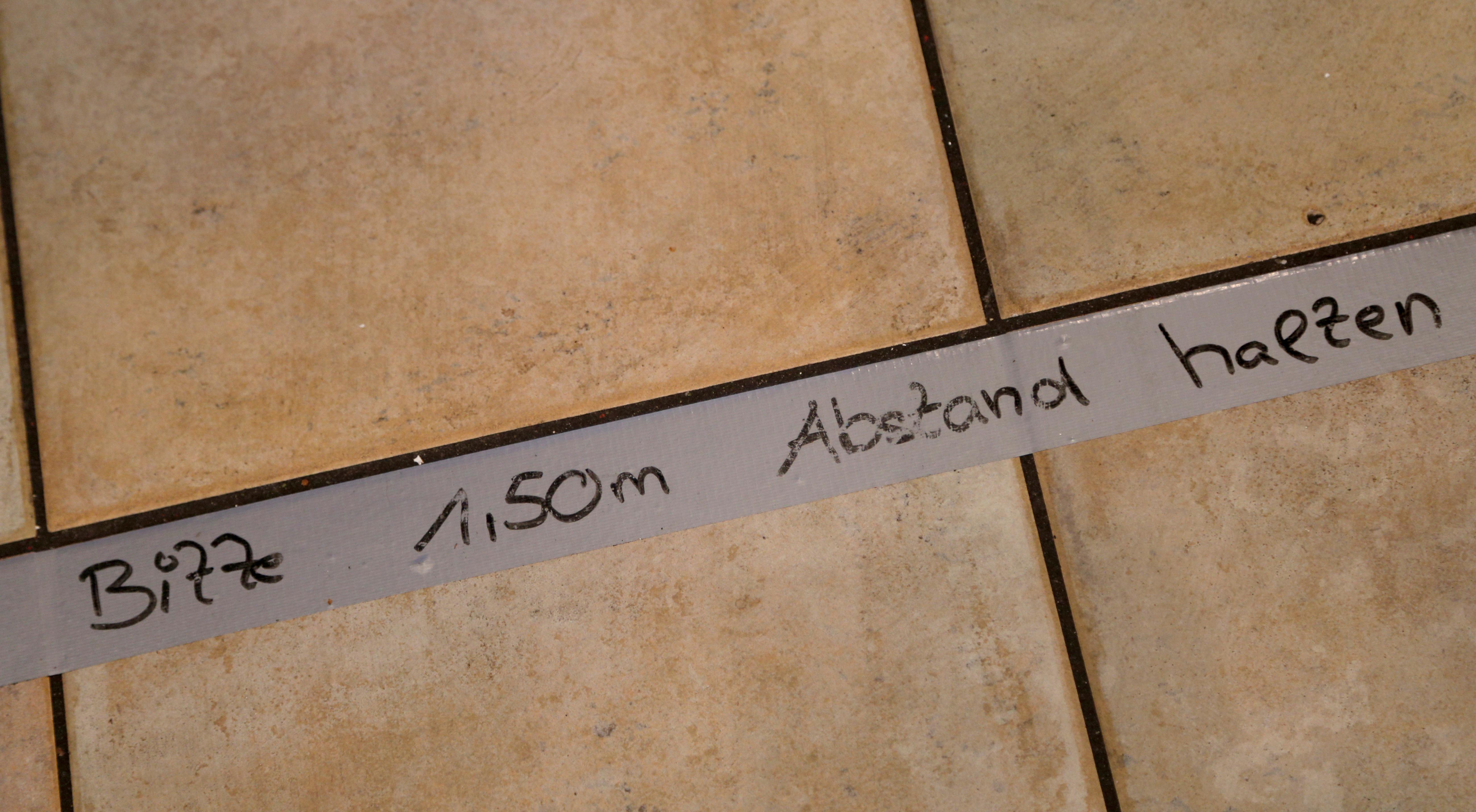 Und natürlich gilt immer: Mindestabstand von 1,5 Metern einhalten, wo immer möglich.