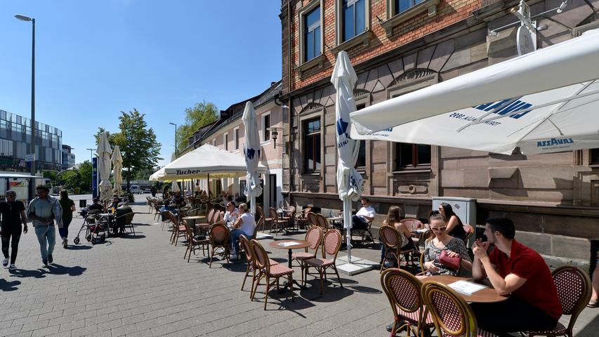 Endlich: Nach der wochenlangen Zwangspause dürfen Restaurants wieder ihre Außenbereiche und Biergärten öffnen. Wir haben uns in Erlangen umgesehen.