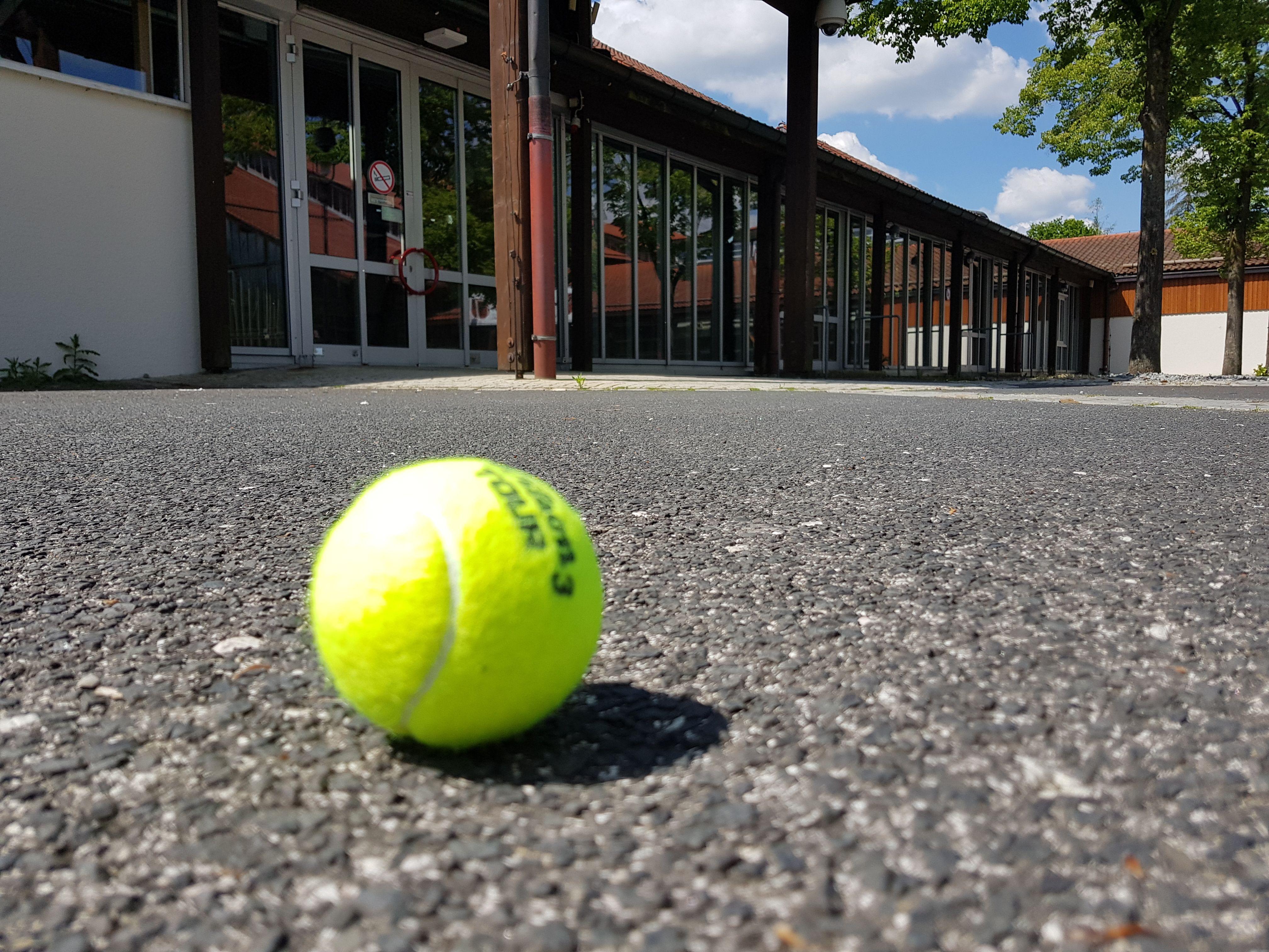 No sports: Die Sportmesse in der kleinen Jurahalle fällt ebenso flach.
