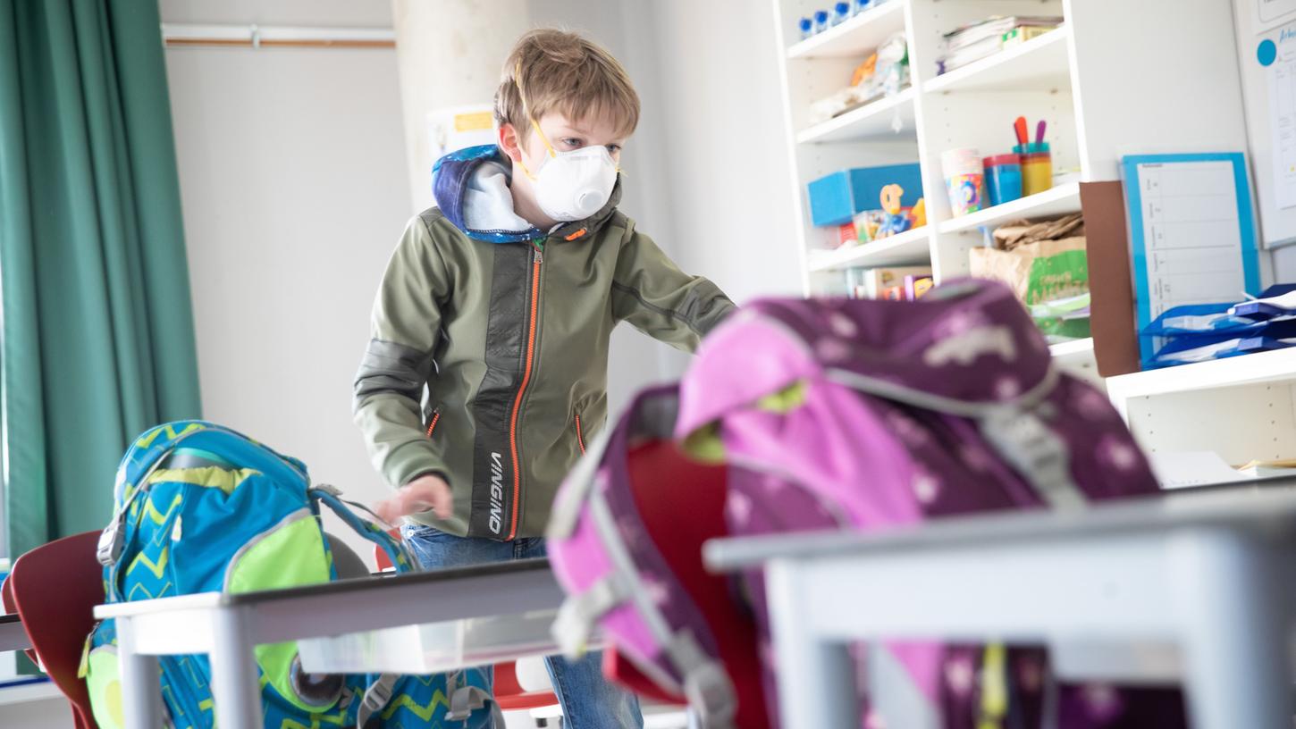 Keine Ausnahme für den Landkreis Weißenburg-Gunzenhausen: Nach den Herbstferien müssen auch die Grundschüler im Unterricht Masken tragen. Keine Ausnahme für den Landkreis Weißenburg-Gunzenhausen: Nach den Herbstferien müssen auch die Grundschüler im Unterricht Masken tragen.