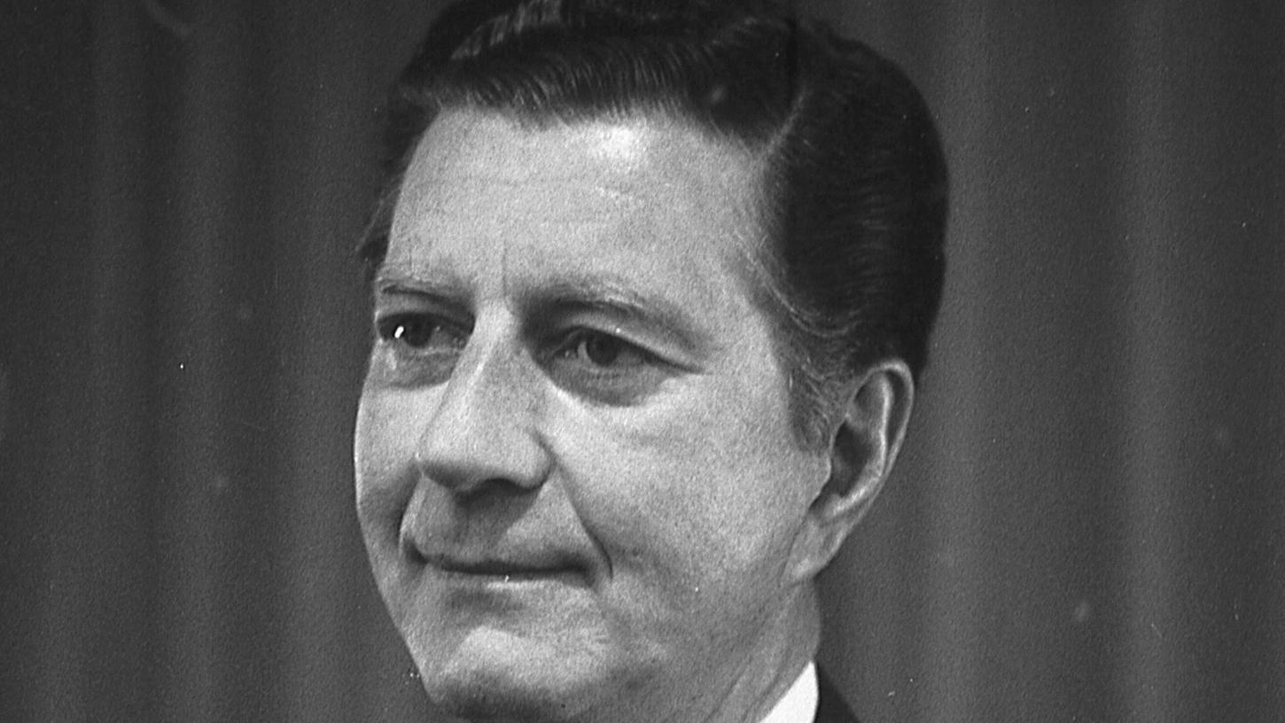 Carlyle Kleise, Chef der US-Militärregierung von 1945-1947, in Nürnberg. Dort war er in der Nachkriegszeit zu Besuch im Grandhotel .