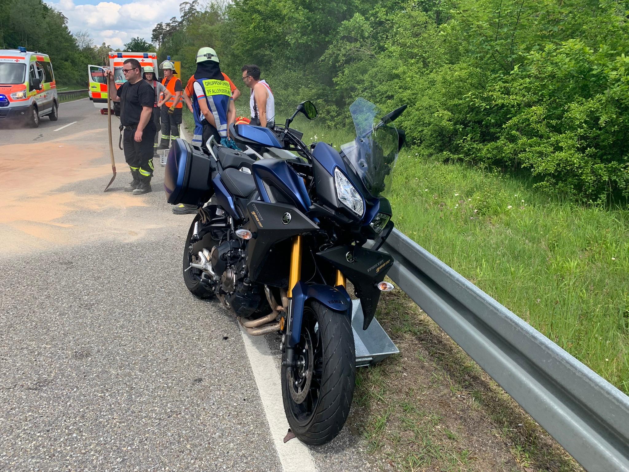 Schwerer Unfall Innerhalb Einer Motorradgruppe Zwischen Freystadt Und ...