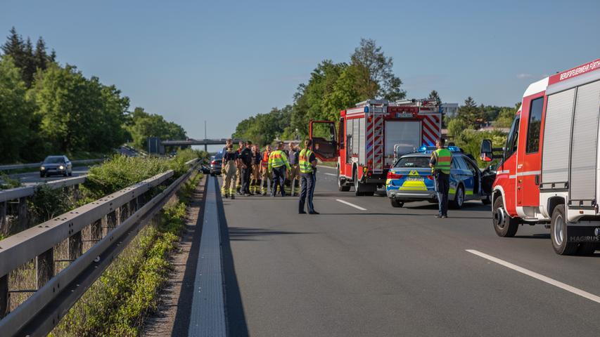 A73 bei Fürth komplett gesperrt: Motorradfahrer schwer verletzt