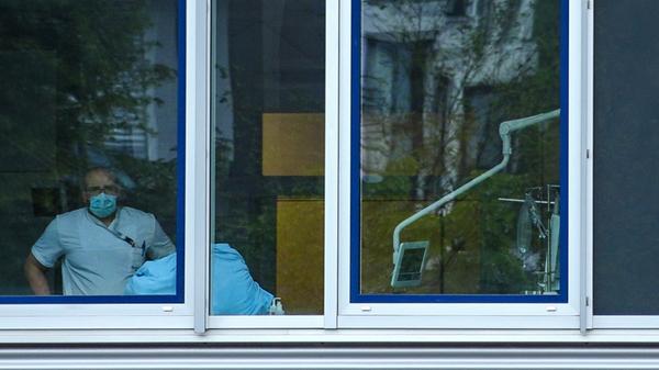 Neuinfektionen haben Obergrenze überschritten: Erneut striktes Besuchsverbot in Pflegeeinrichtungen