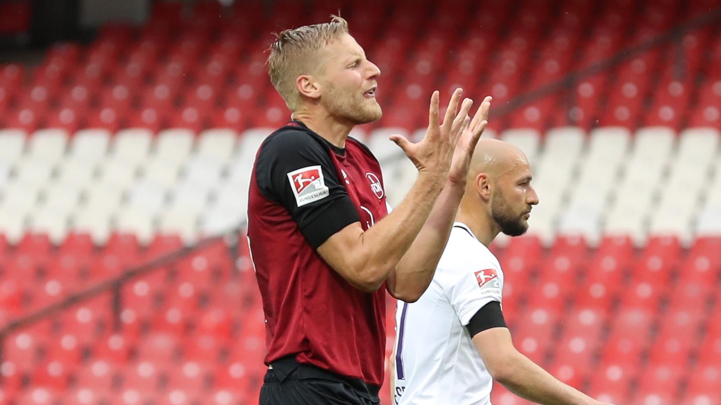 Kläglich, glücklich und im Pech: Club-Kapitän Hanno Behrens gegen Aue.
Kläglich, glücklich und im Pech: Club-Kapitän Hanno Behrens gegen Aue.