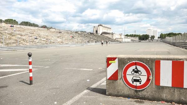 Tuner-Treffen und Massenschlägerei vor Steintribüne in Nürnberg