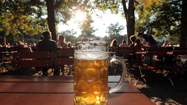 Bier und Fahrrad fahren? Das geht auch zusammen, zumindest wenn man die richtige Tour dafür wählt: Bei der "Aischgründer Bierrunde" geht es 64 Kilometer lang von Neustadt über Uehlfeld, Dachsbach nach Emskirchen. 352 Höhenmeter müssen dabei zurückgelegt werden. Der tiefste Punkt liegt bei 274 Metern, der höchste bei 403 Metern.