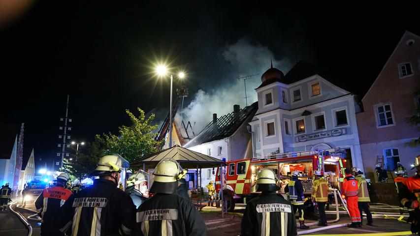 Großbrand in der Oberpfalz: Feuer in Hohenburg zerstört historische Gebäude