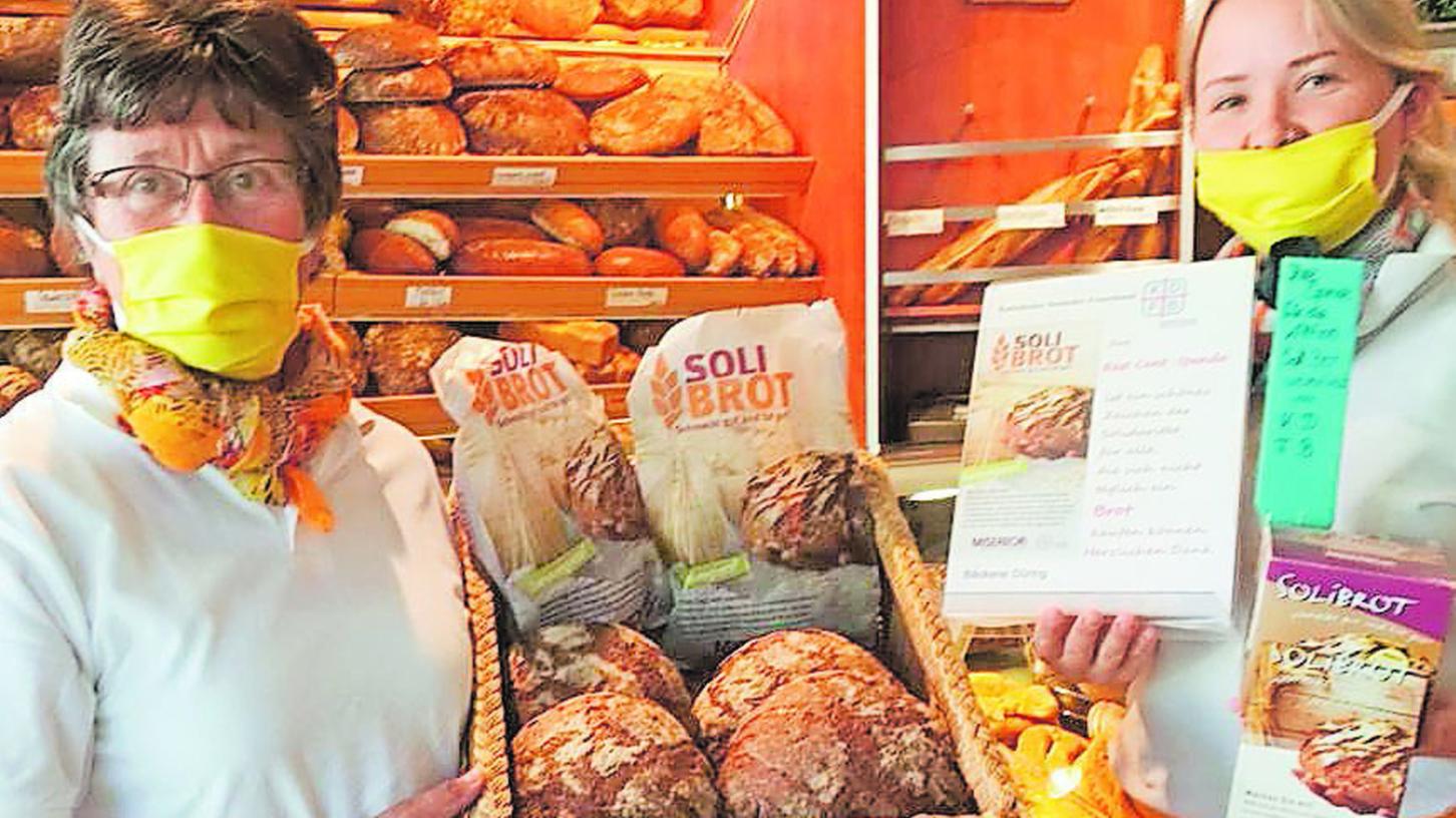 In der Neumarkter Bäckerei Düring (hier im Bild) sowie in in zehn weiteren Ortschaften haben die Bäcker mitgemacht und das Soli-Brot gebacken und verkauft. 
 
  