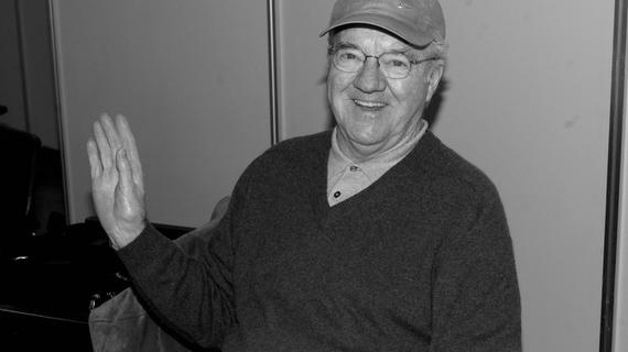 Der Schauspieler Richard Herd starb am 26. Mai 2020 an den Folgen einer Krebserkrankung. Er war unter anderem in Serien wie "Seinfeld" oder "Star Trek" zu sehen.