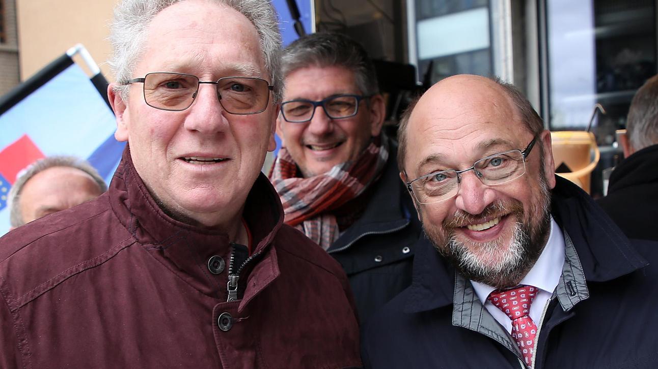 Ein Bild aus harmonischeren Zeiten: Günter Schulz (links) mit Genossen und Namensvetter Martin Schulz in Höchstadt.