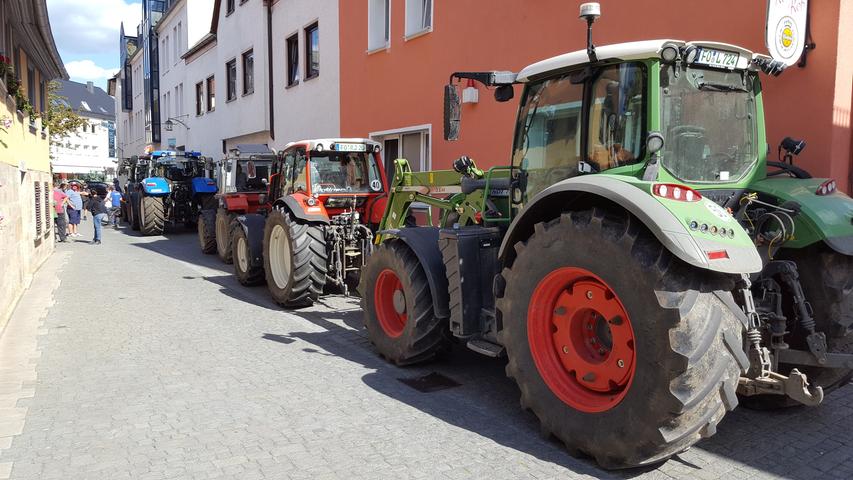 Haben "Bauern-Bashing" satt: Landwirte protestieren in Forchheim