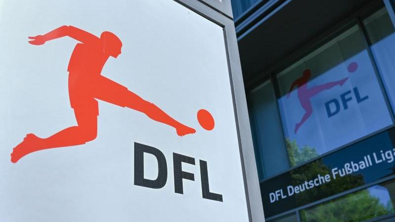 Bei den DFL-Reformen im deutschen Profifußball fordern die Fan-Verbände Mitspracherecht.