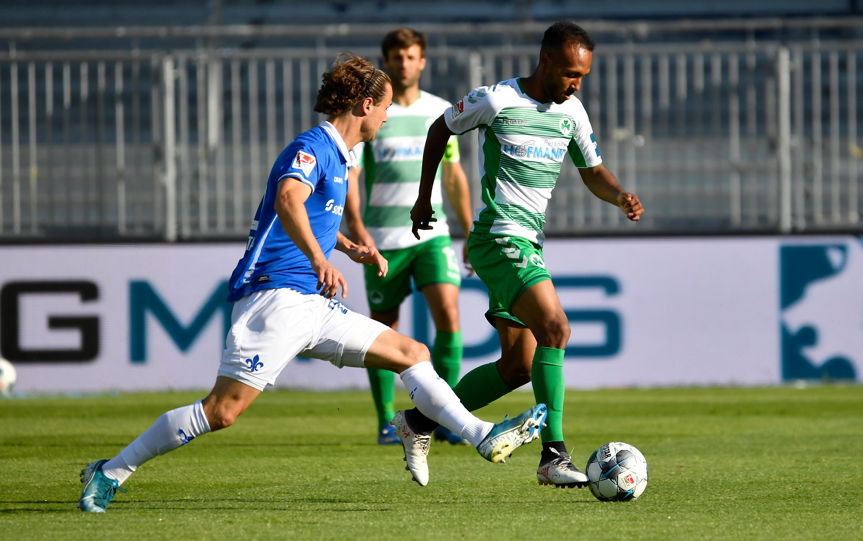 Technisch fein am Ball. Konnte jedoch nur wenige gefährliche Aktionen kreieren. Redaktion: 4 | kicker: 3,5 | User: 3,6 (85 Stimmen)