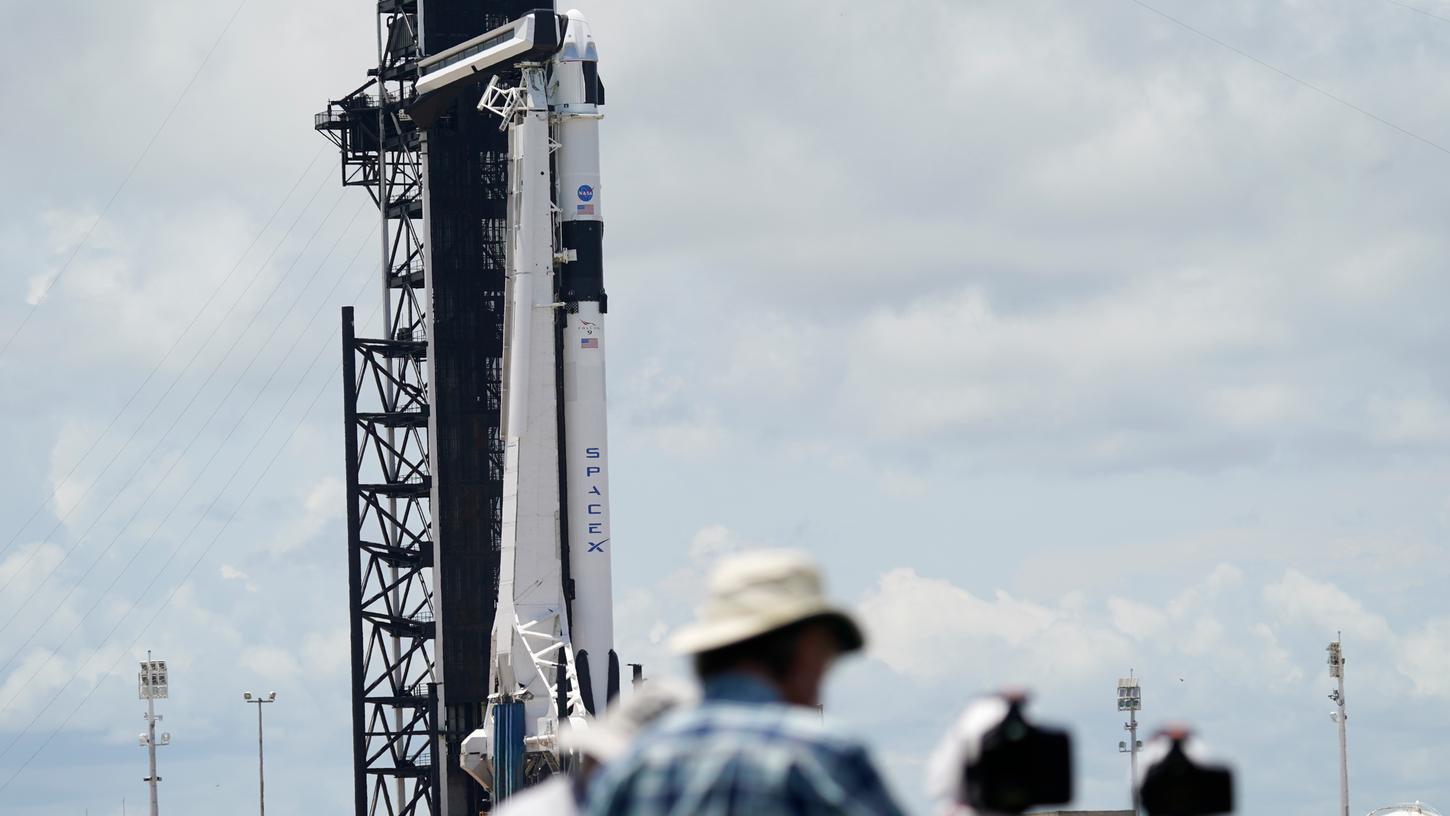 Am Samstag wollen zwei US-Astronauten mit einer "Falcon 9"-Rakete zur Internationalen Raumstation ISS starten. Weltweit wurde der Start mit Spannung erwartet.