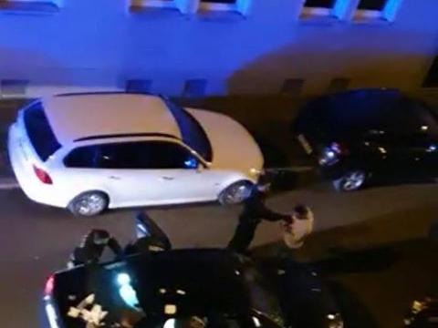 An der Auseinandersetzung waren insgesamt sechs Personen beteiligt. An der Auseinandersetzung waren insgesamt sechs Personen beteiligt.