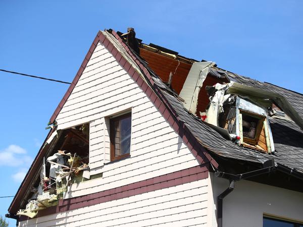 Der Dachstuhl des Hauses wurde stark beschädigt.