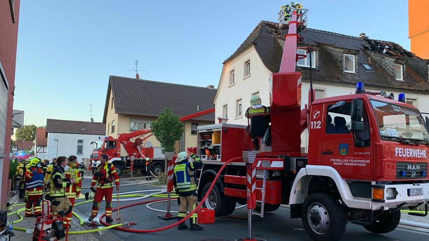 Dachstuhlbrand in Reupelsdorf: Haus unbewohnbar