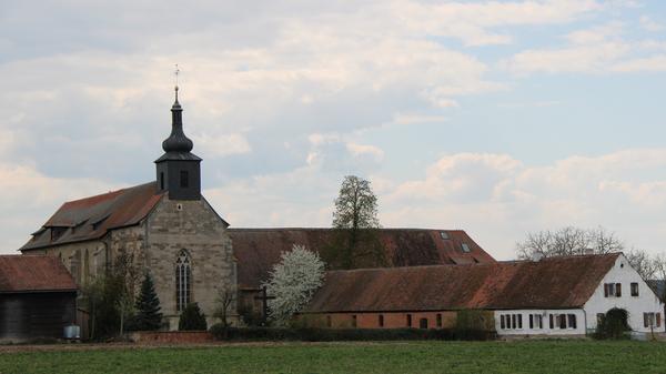 Die "Zwei-Täler-Tour" beginnt in Sugenheim und geht weiter über Langenfeld und Birkenfeld. Insgesamt ist die Strecke 38,2 Kilometer lang. Der tiefste Punkt liegt bei 294 Metern, der höchste bei 390 Meter. Fahrradfahrer müssen 193 Höhenmeter überwinden.