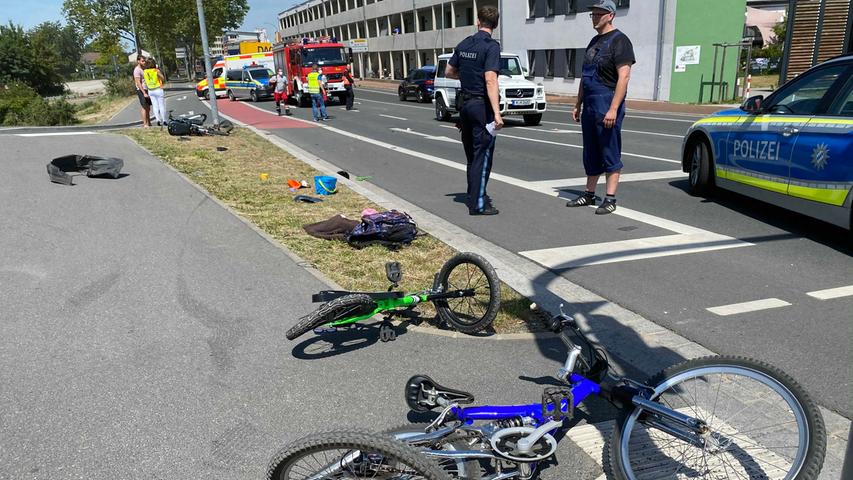 Unfall in Bamberg: Auto erfasst Gruppe von Radfahrern