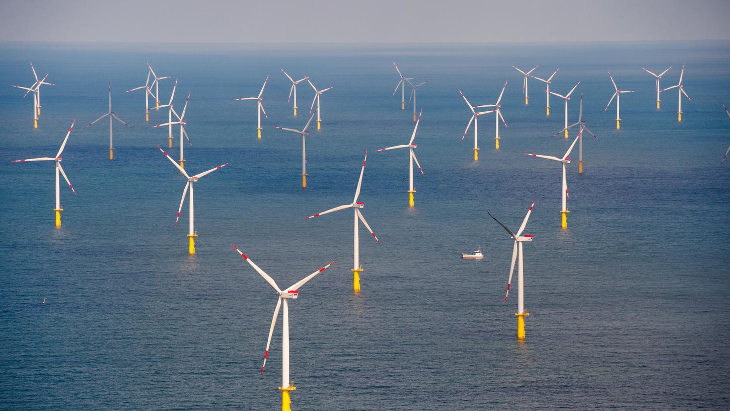Der Windpark "Butendiek" in der Nordsee vor Sylt. Deutschland will wieder deutlich mehr solcher Anlagen bauen.