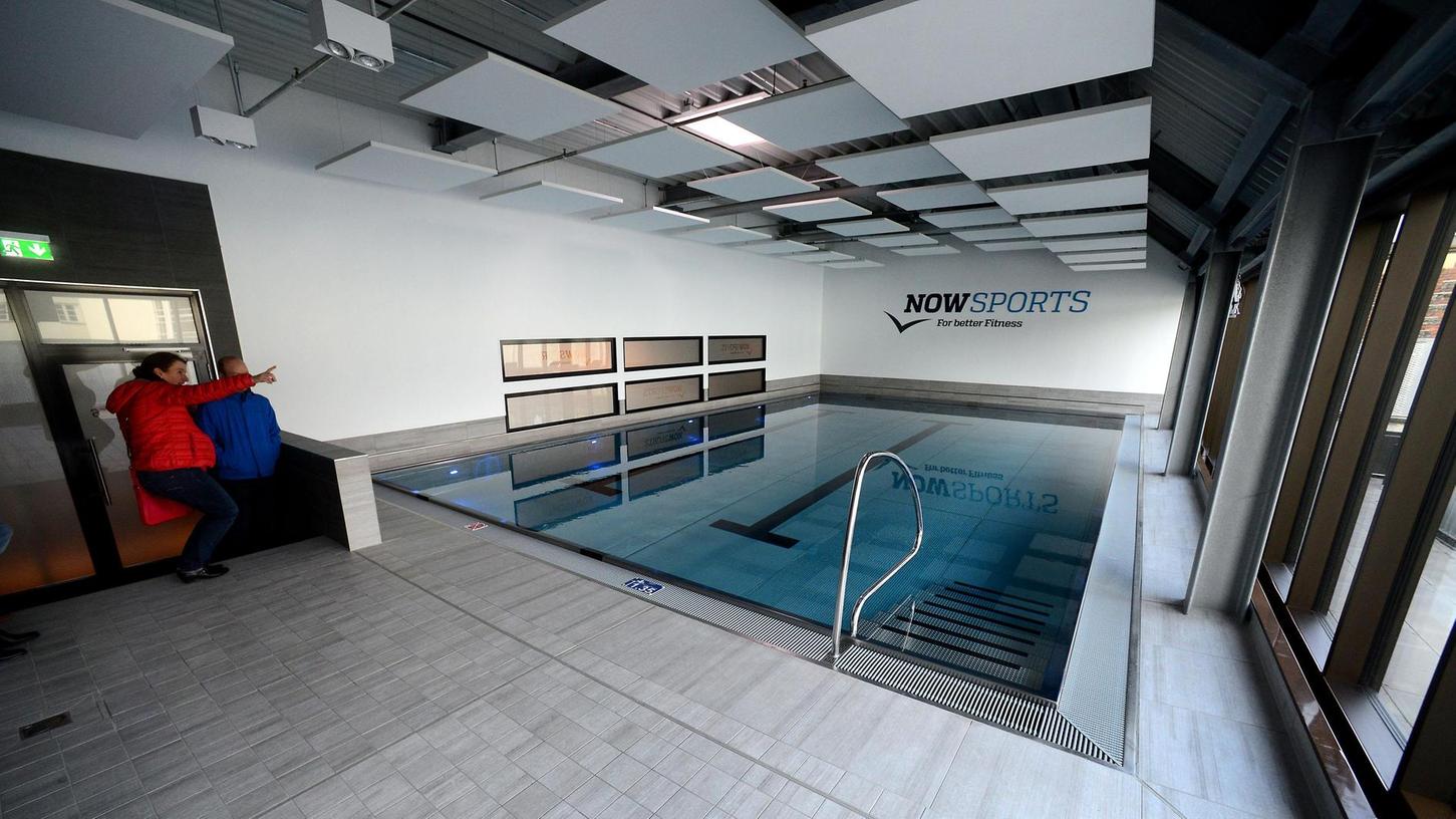 Ein Bild aus glücklicheren Zeiten: Als Glanzstück des Fitnessstudios wurde im März 2017 der Swimmingpool eingeweiht.