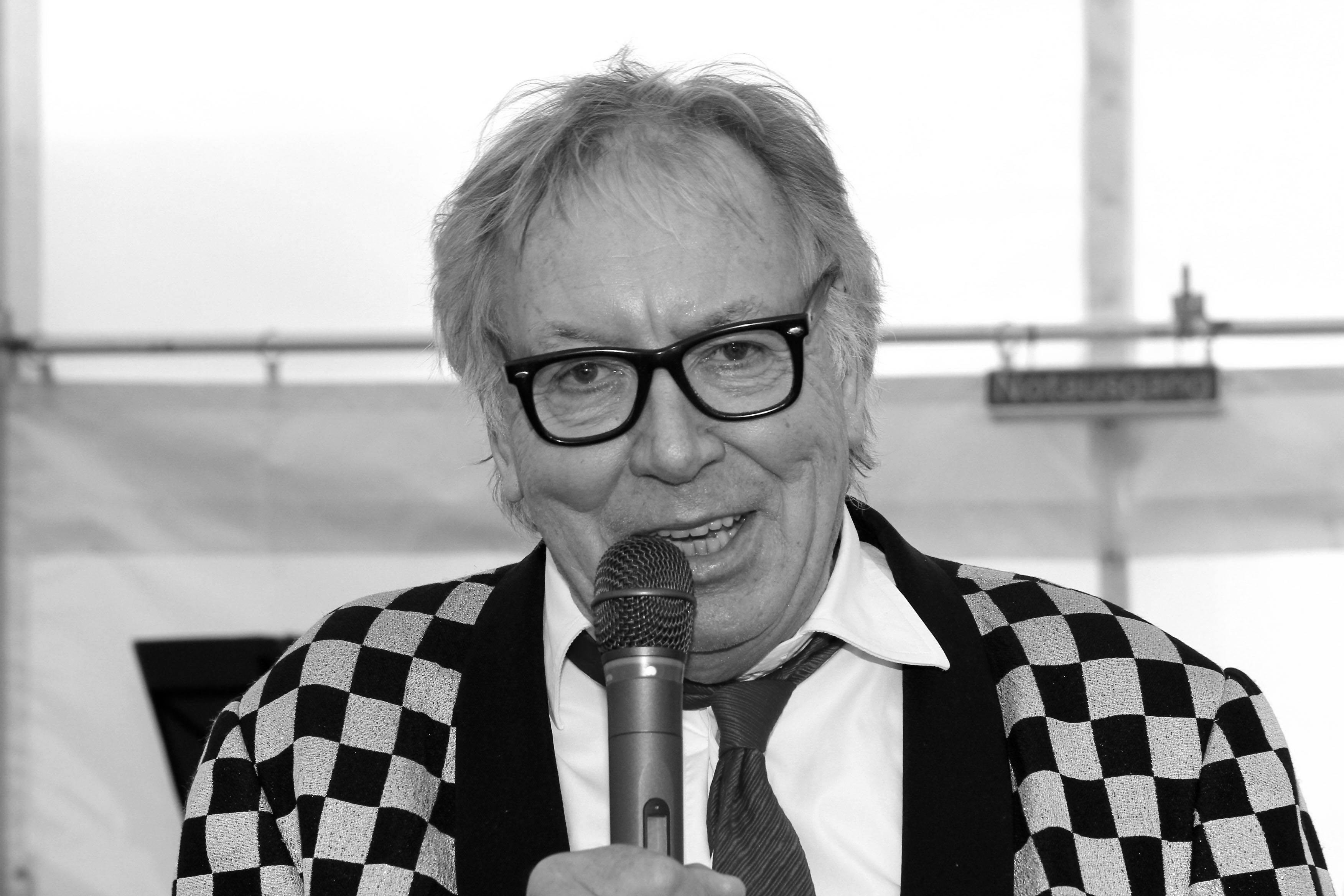 Stimmungshits wie "Polonäse Blankenese" machten ihn berühmt: Werner Böhm alias Gottlieb Wendehals war aus der Schlagerszene nicht wegzudenken. Der Sänger starb im Alter von 78 Jahren auf Gran Canaria.