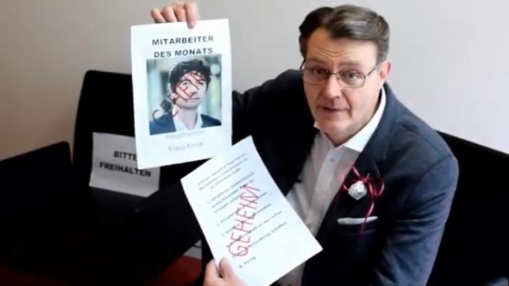 CSU-Politiker veralbert Verschwörungstheorien auf Facebook CSU-Politiker veralbert Verschwörungstheorien auf Facebook