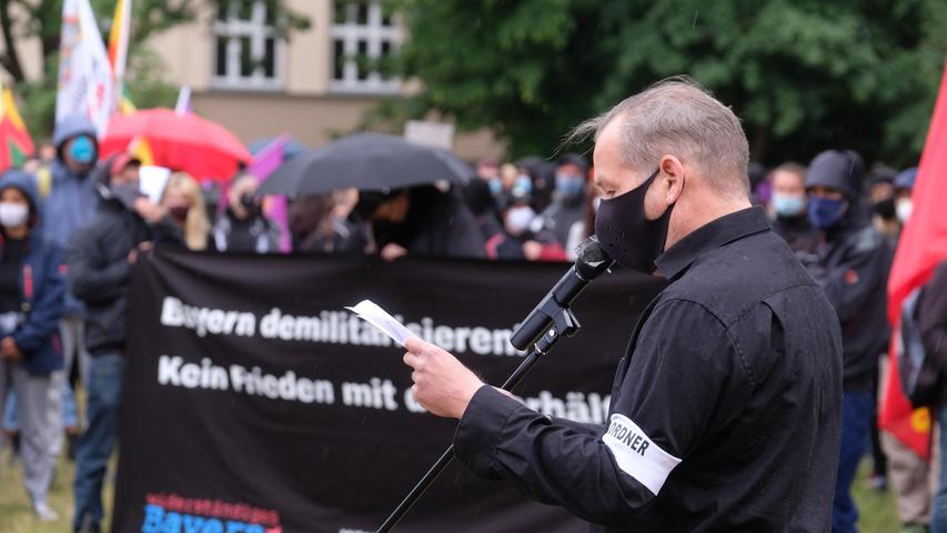 Hunderte demonstrieren in Gostenhof gegen Rassismus 