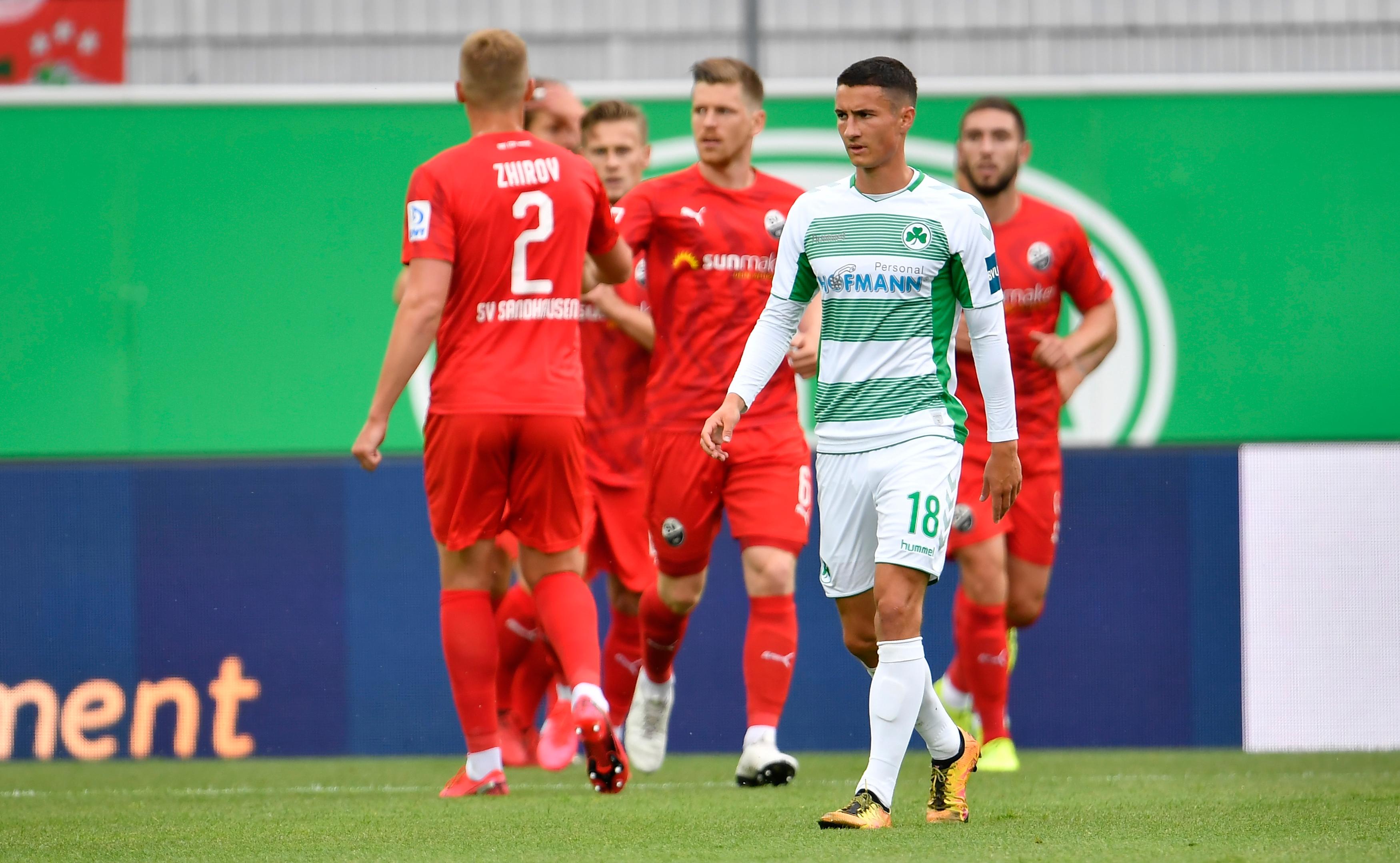 Redaktion: 2,0 | kicker: 3,0 | User: 4,0 (115 Stimmen)