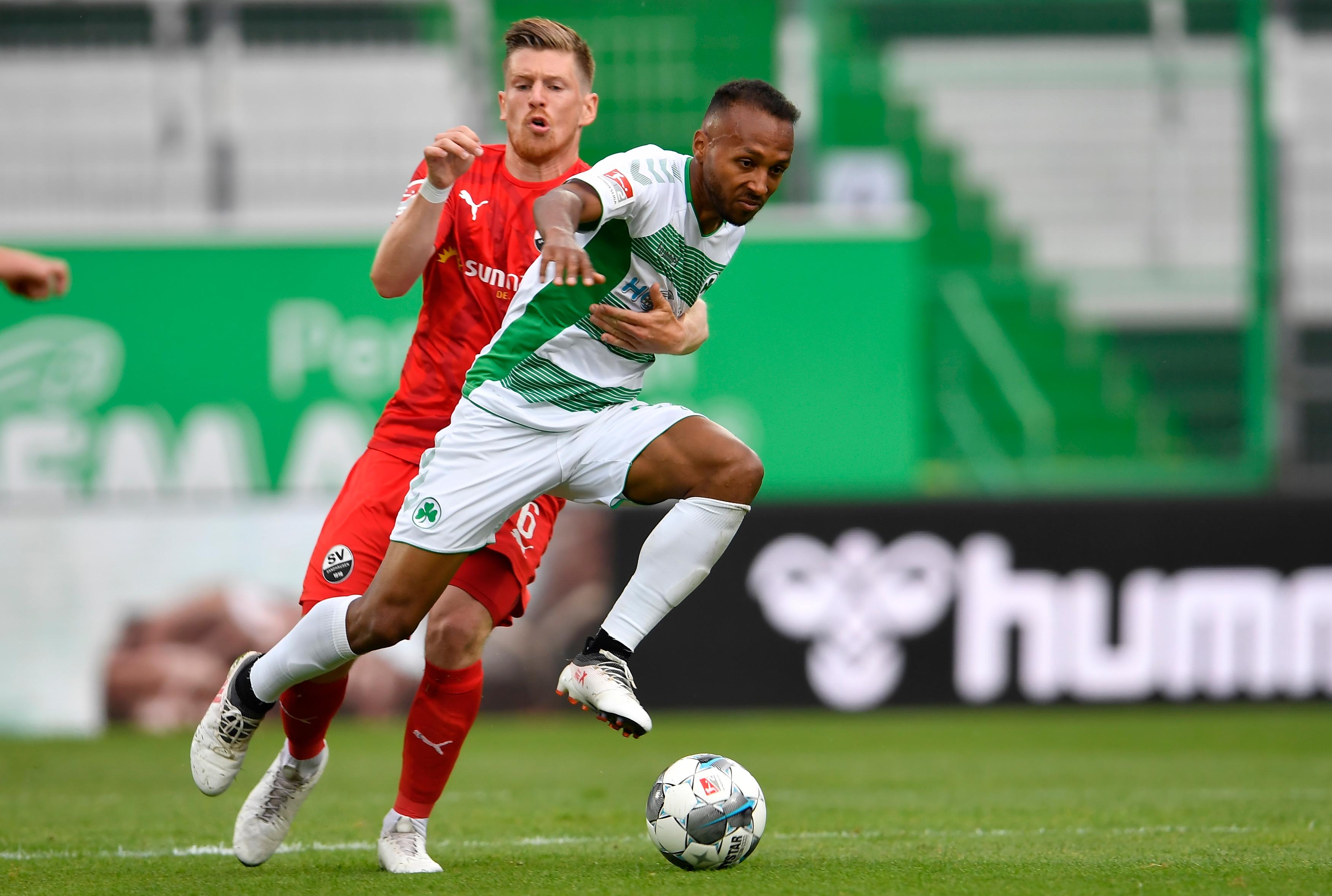 Redaktion: 5,0 | kicker: 5,0 | User: 5,4 (112 Stimmen)