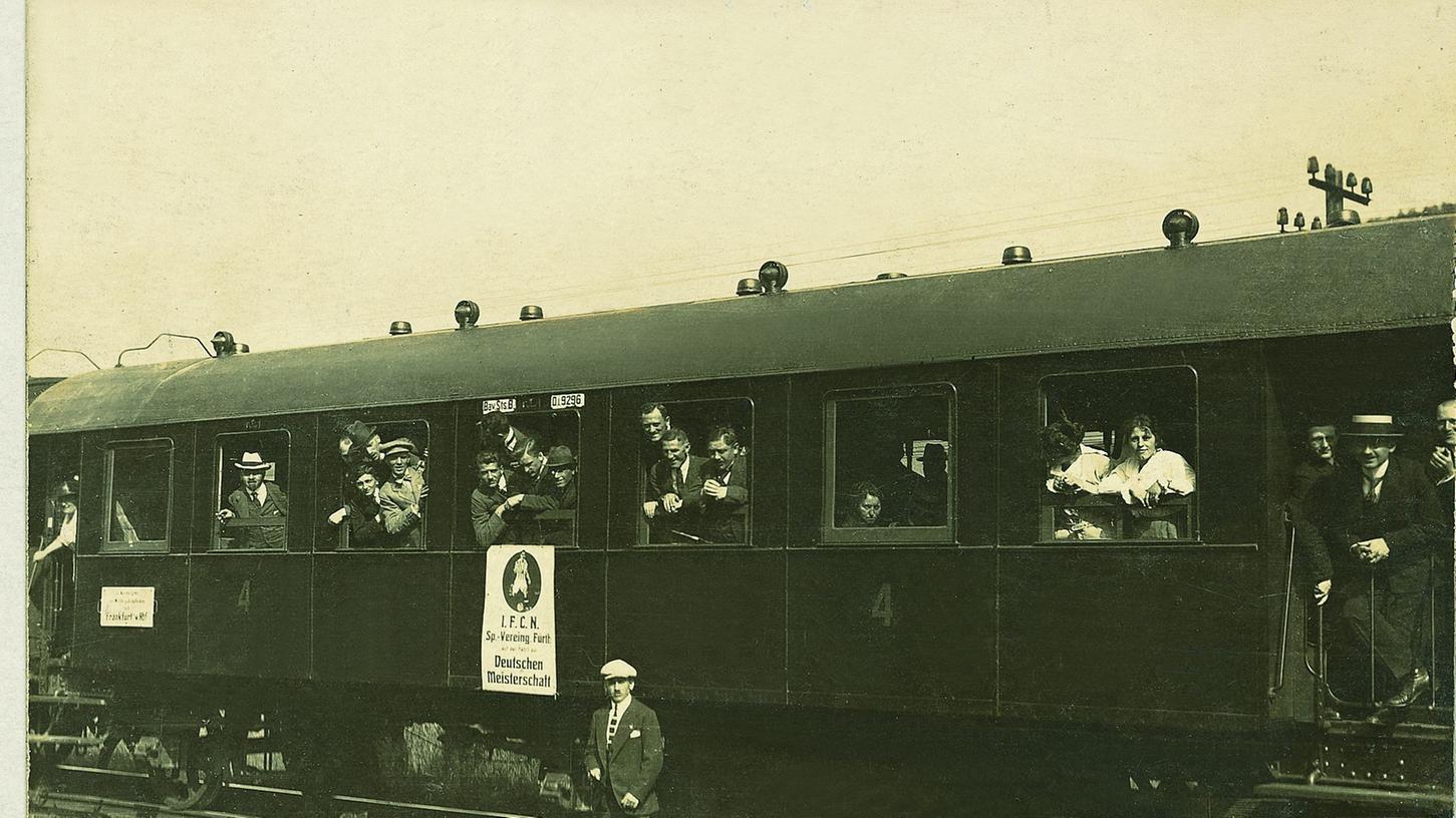 Vor dem Endspiel um die deutsche Meisterschaft in Frankfurt 1920 wurde erstmals in der Geschichte des Fußballs ein Sonderzug eingesetzt, um die vielen Fans aus Nürnberg und Fürth zu transportieren.