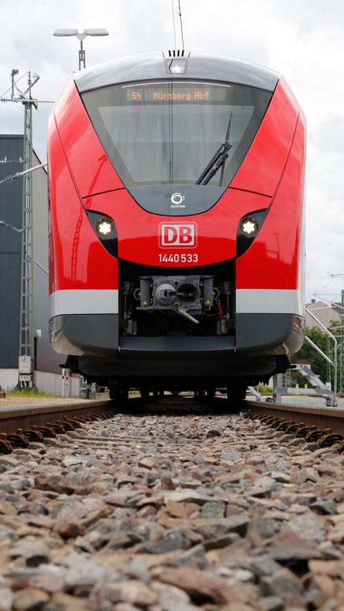 Die S-Bahnen gehören zu der Baureihe 1440/Coradia Continental des Herstellers Alstom. Die Bahn hat insgesamt 27 Züge für 180 Millionen Euro bei Alstom in Auftrag gegeben. 