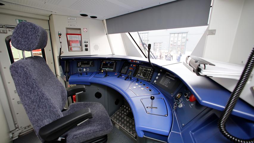 Auch ein Blick ins Cockpit der neuen S-Bahnen ist erlaubt.