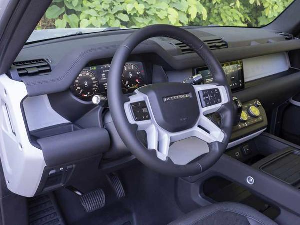 Land Rover Defender: Nichts hält ihn auf