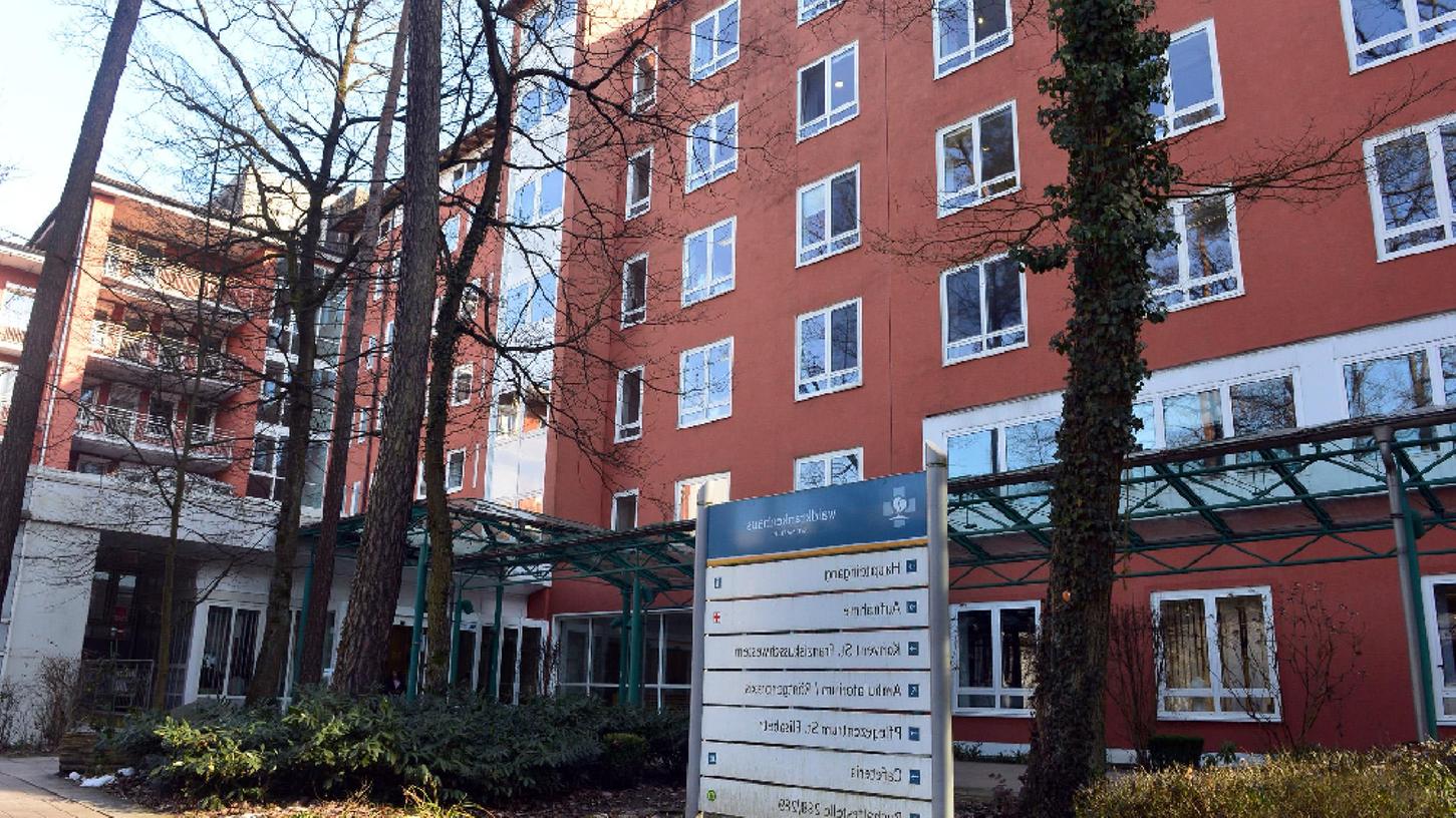 Schön-Klinik: Mitarbeiter fangen in Waldkrankenhaus an 