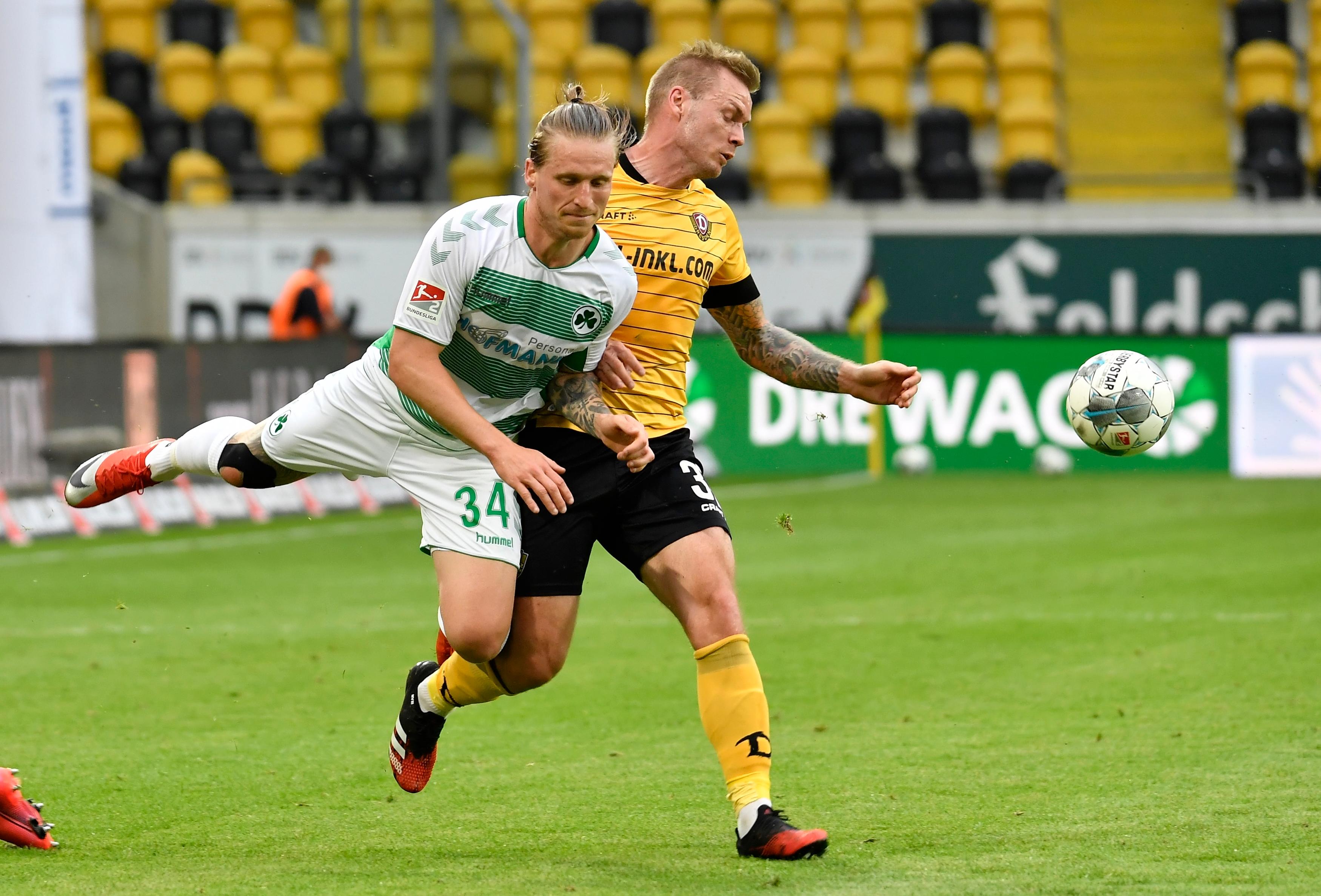 Sehr umtriebig und viel am Ball. Vergab aber die Chance, auf 2:0 zu erhöhen, traf frei vor dem Tor nur den Außenpfosten (19.). Redaktion: 3 | kicker: 4 | User: 4,1 (107 Stimmen)