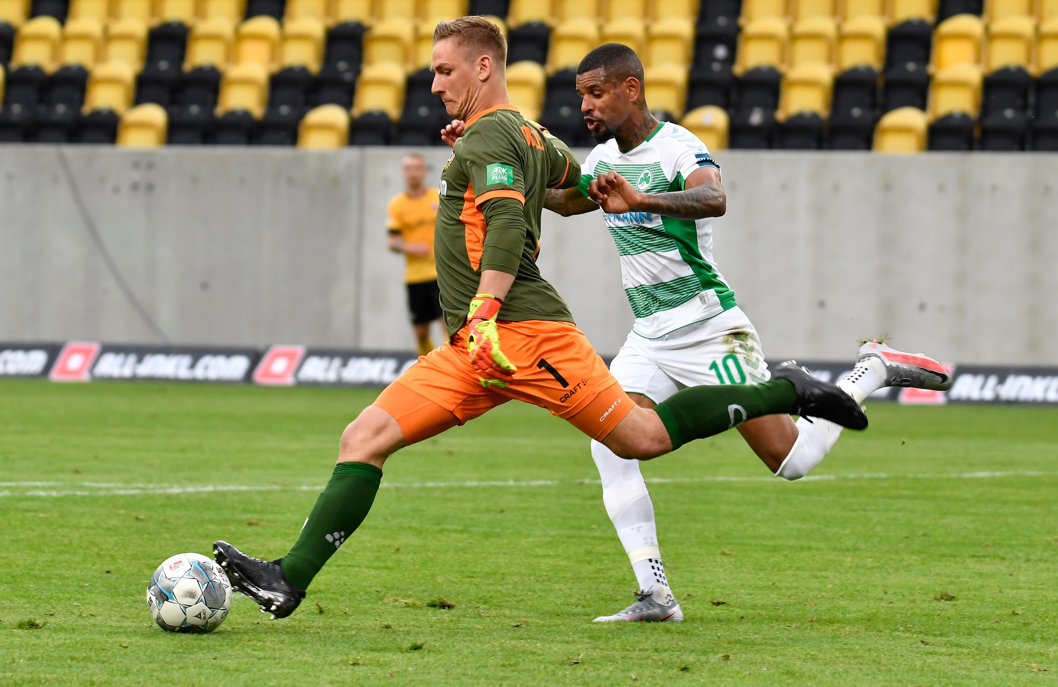 Brachte das Team mit seinem achten Saisontor in Führung und untermauerte nach langer Verletzung seine ansteigende Form. Machte nach einer Stunde für Nielsen Platz. Redaktion: 2 | kicker: 3 | User: 3,4 (105 Stimmen)