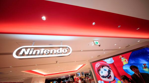 Kennen Sie noch Pong oder Sonic? Haben Sie mit dem Commodore 64 erste Computer-Erfahrungen gemacht? Oder war der Game Boy für Sie der Einstieg in die Welt des Gaming? Wir haben die Geschichte der Videospielkonsolen über mehrere Generationen hinweg hier zusammengefasst - mit einem Ausblick in die Zukunft.