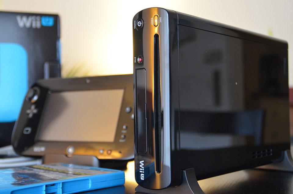 Einen frühen Einstieg in die neue Konsolengeneration wagt Nintendo 2012 mit der Wii U, die als Controller eine Art Tablet nutzt. Mit nur knapp 14 Millionen verkauften Exemplaren gilt sie als kommerzieller Flop, zu sehr ist die Zielgruppe noch mit der sechs Jahre vorher erschienenen Wii gesättigt. Großes Lob erhält Nintendo fünf Jahre später für die Nintendo Switch, die als erste Konsole mobiles Gaming mit dem Spielen vor dem TV verbindet. Die Switch kann sowohl mitgenommen als auch an den TV angeschlossen werden.