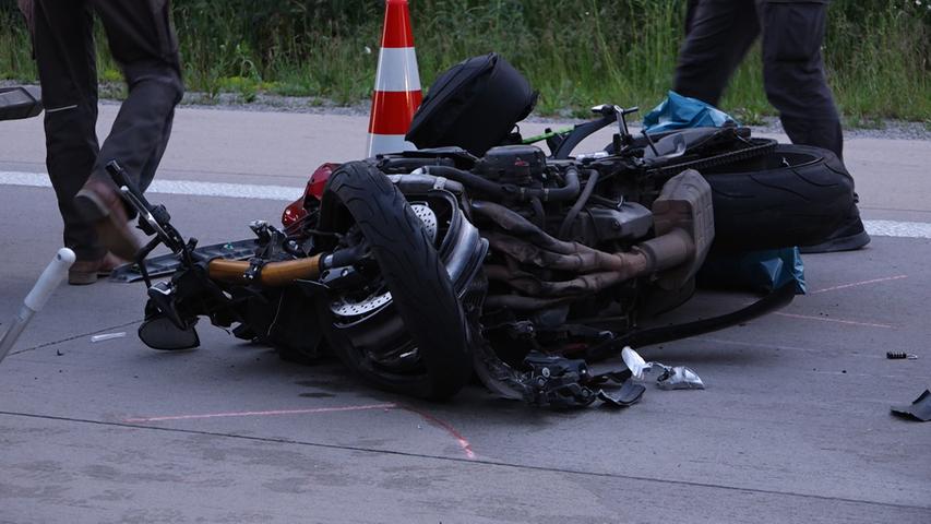 Schwerer Verkehrsunfall: Motorradfahrer übersehen
