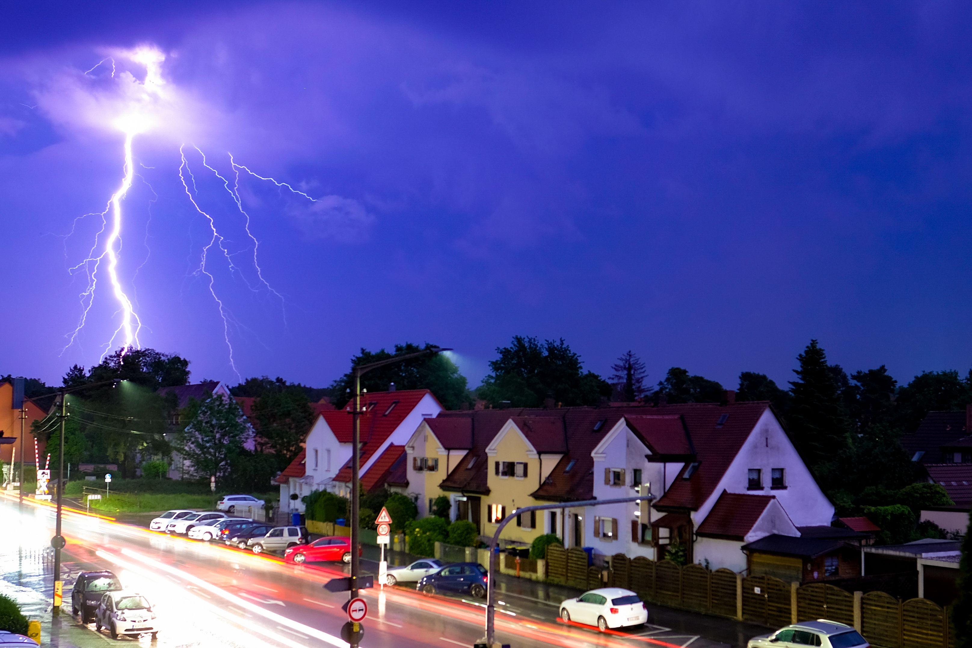 Unwetterwarnung Starkregen Und Heftige Gewitter Uberziehen Franken Diese Orte Sind Betroffen Nurnberg Ansbach Furth Bamberg Weissenburg Nordbayern De