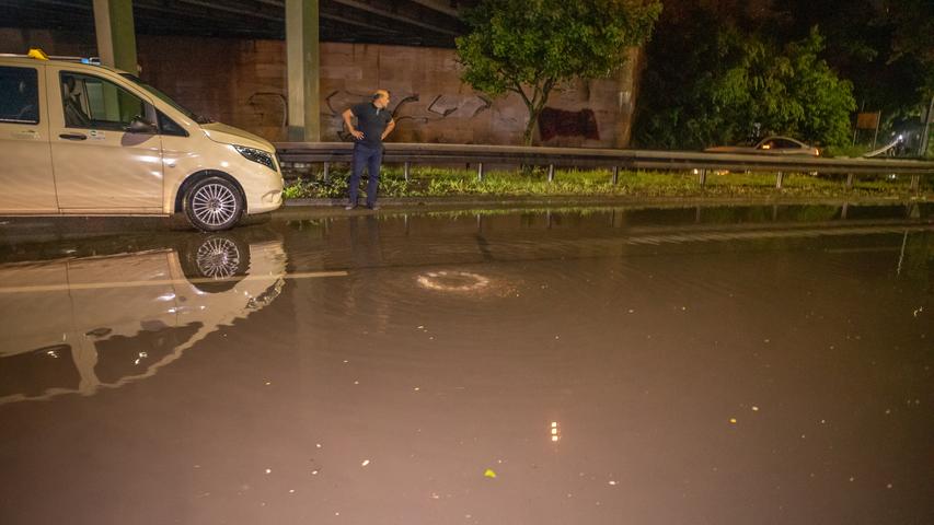 Nürnberger Unterführung nach Starkregen überschwemmt