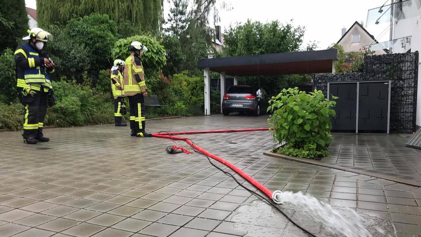 Volle Keller, überschwemmte Plätze: Region Forchheim kämpft gegen Wassermassen