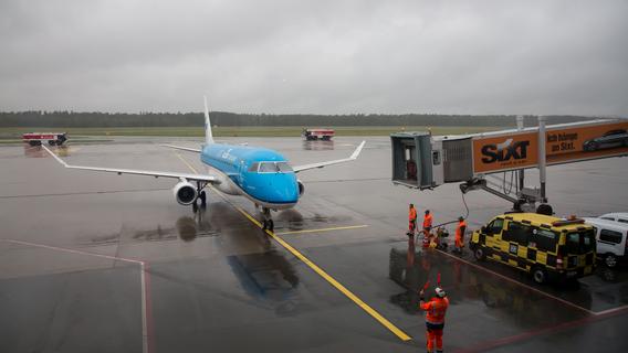 Airport Nürnberg nach Corona-Lockdown: Erste Passagiermaschine landet
