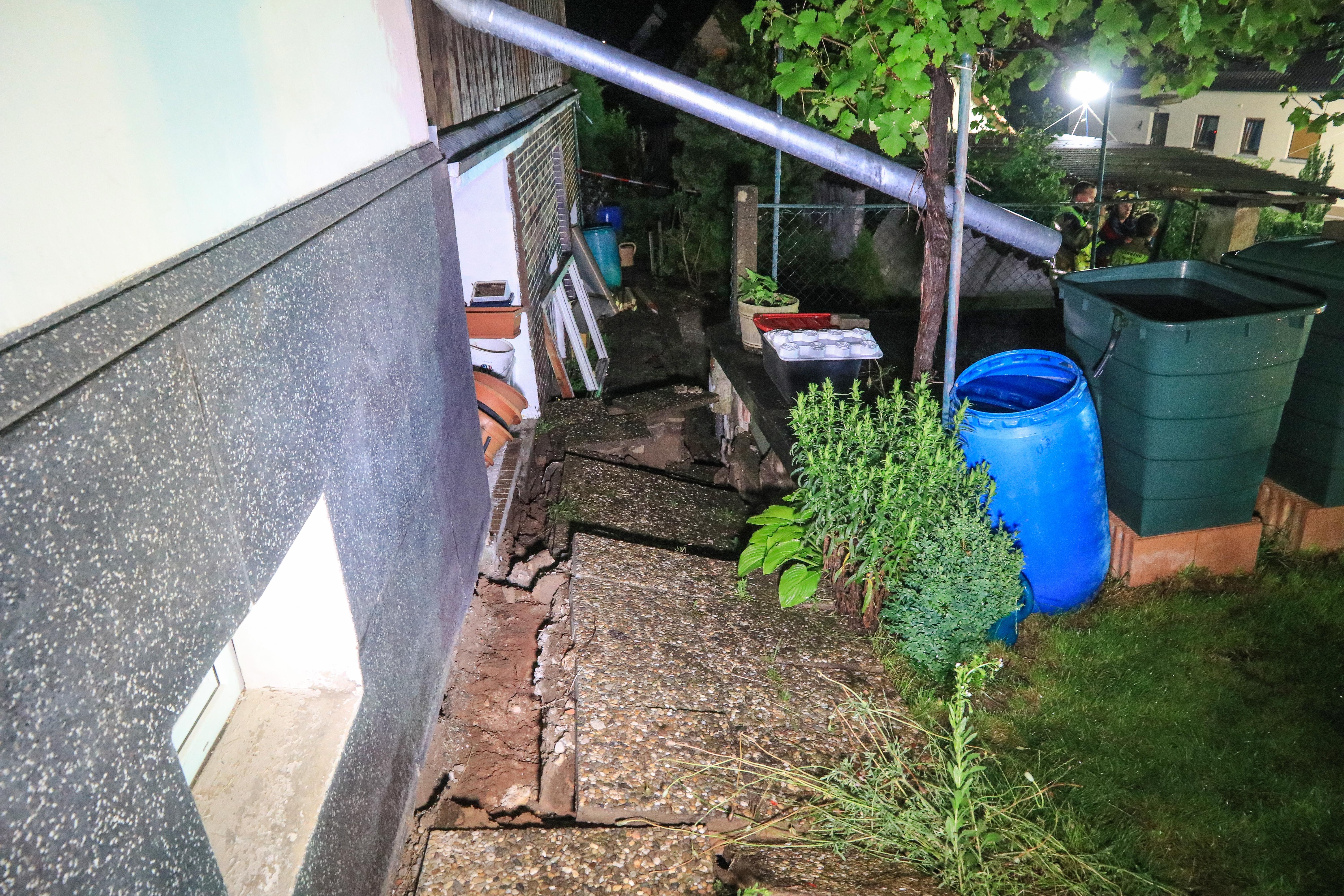 Wann der Weg wieder begehbar ist, bleibt noch unklar.