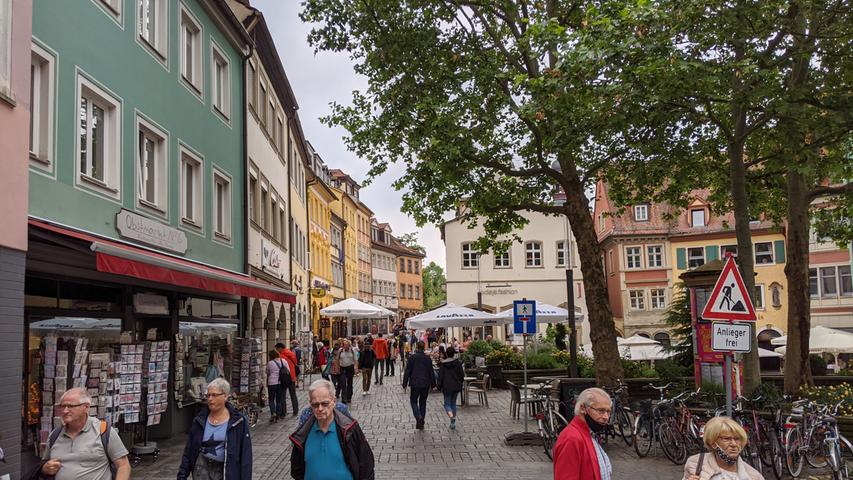 Zurück in die Normalität: Bamberger und Touristen genießen die Stadt