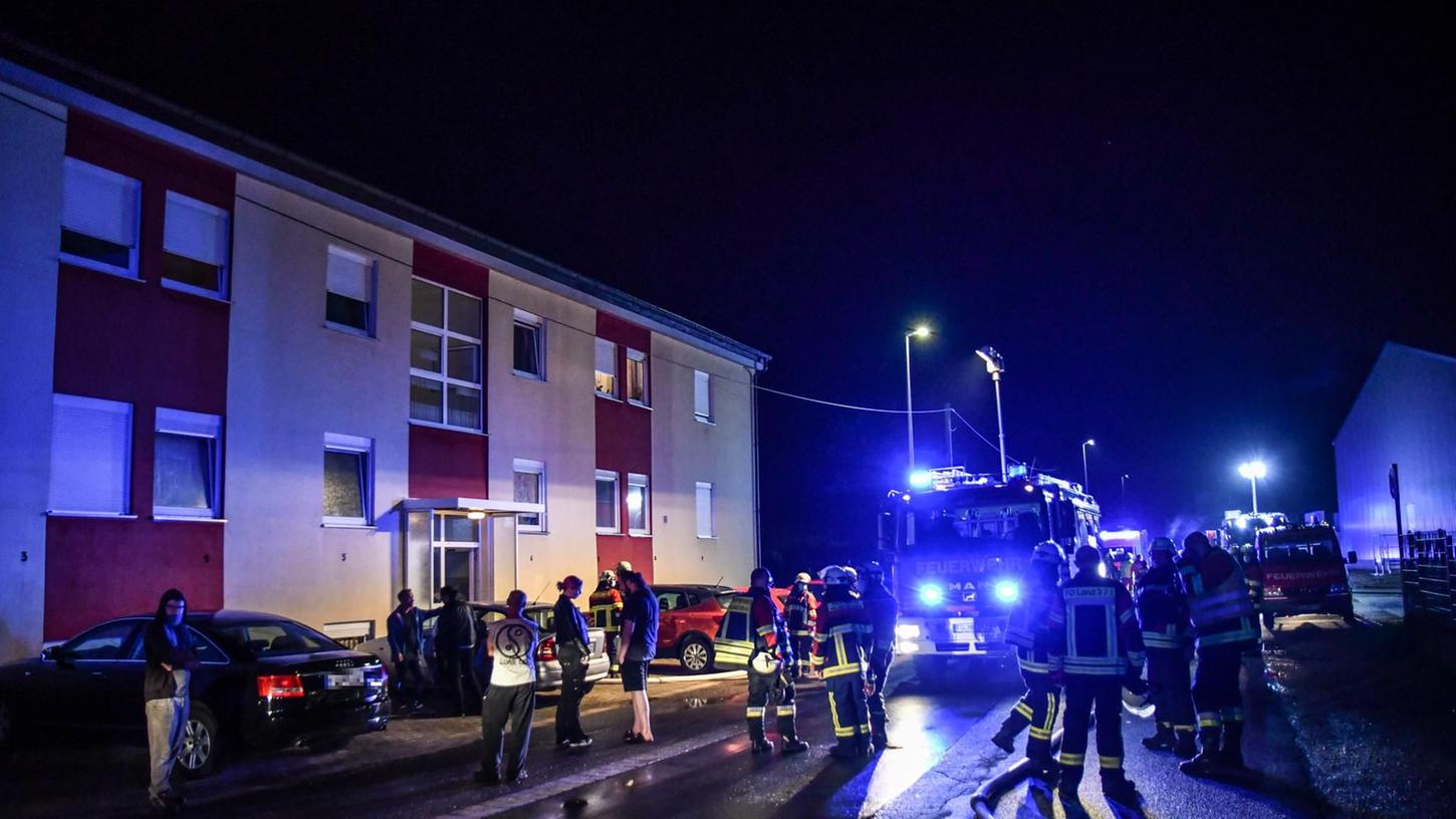 Feuer in Neunkirchen: Rettungskräfte stoßen auf Drogen-Nest