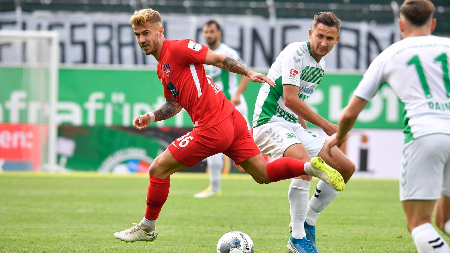 Mit Blick auf das Ergebnis und auch auf den Ball setzte sich im Ronhof am Dienstag keiner durch.