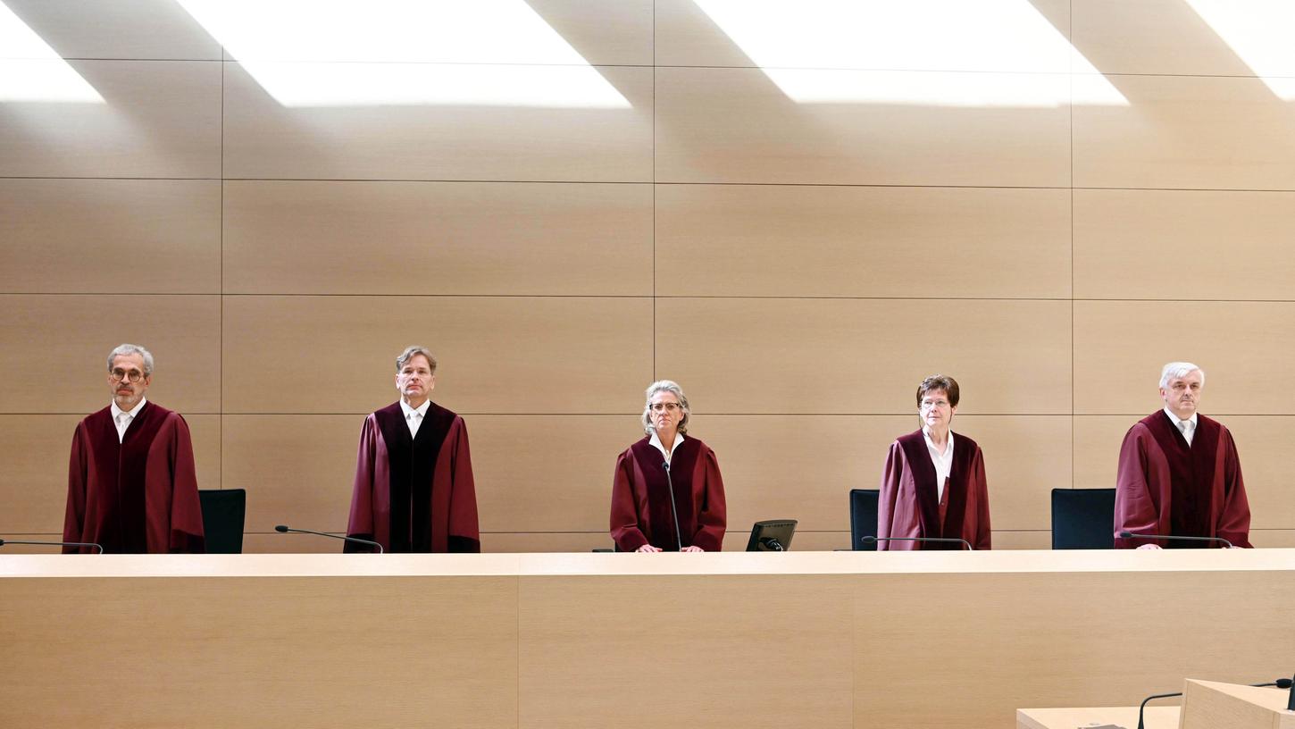 Der vierte Strafsenat beim Bundesgerichtshof bei der Verkündung des Urteils zur Verhandlung über das Mord-Urteil gegen Berliner Autoraser.